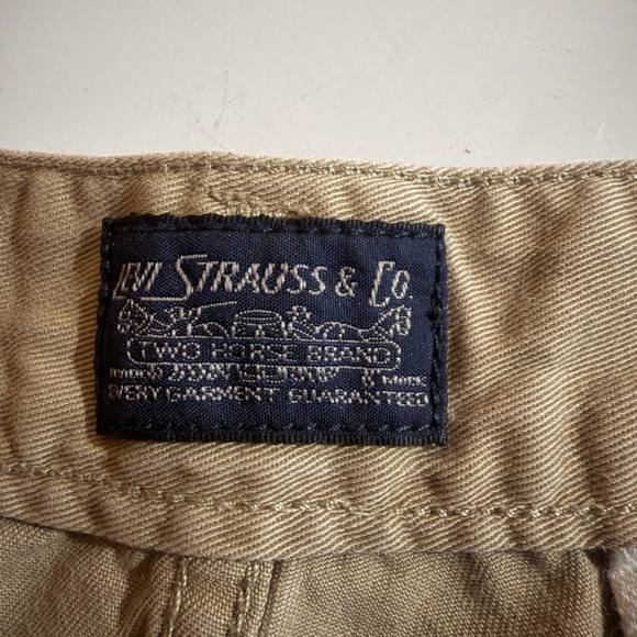 Levi's Khaki Cargo Shorts for Men - Picture 2 of 2